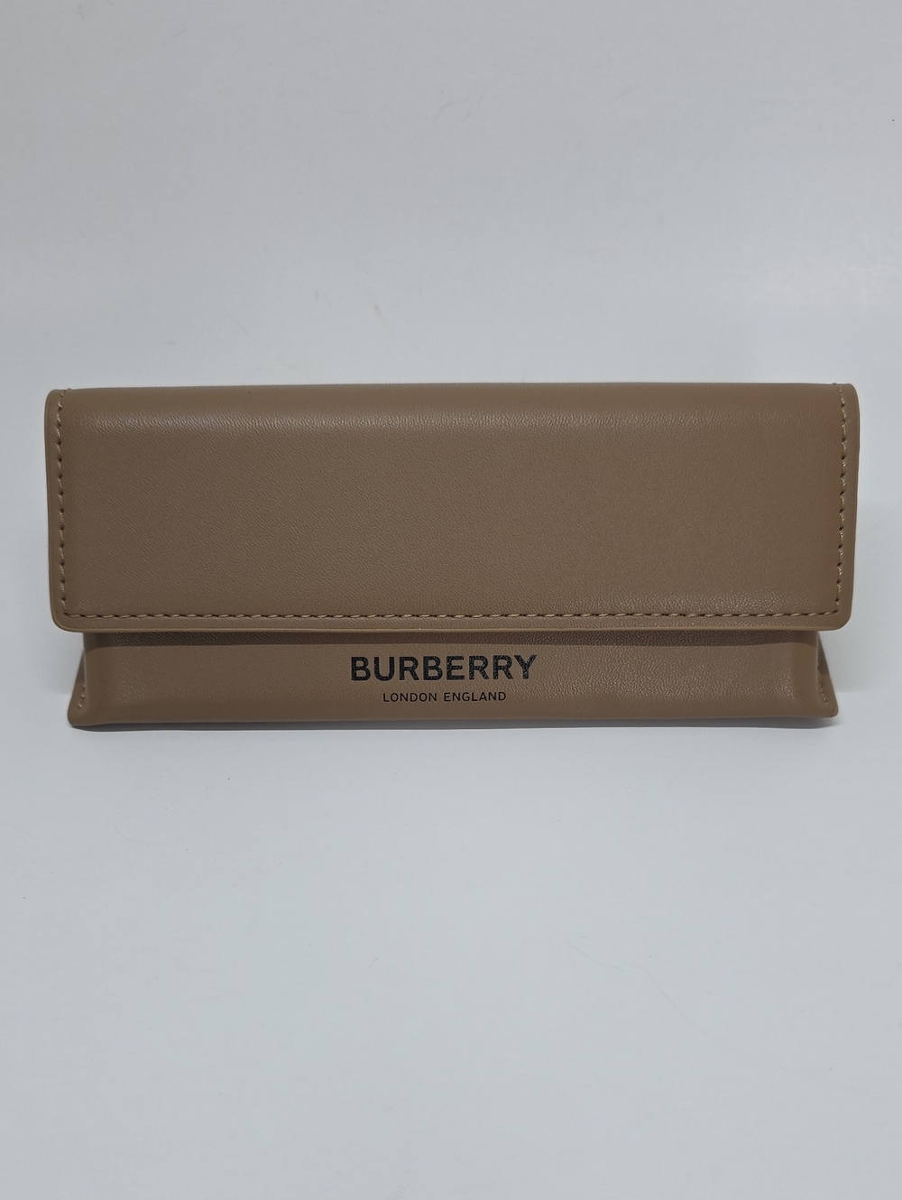 Burberry London England Tan Beige Triangular Eyeglass Case (Case Only)